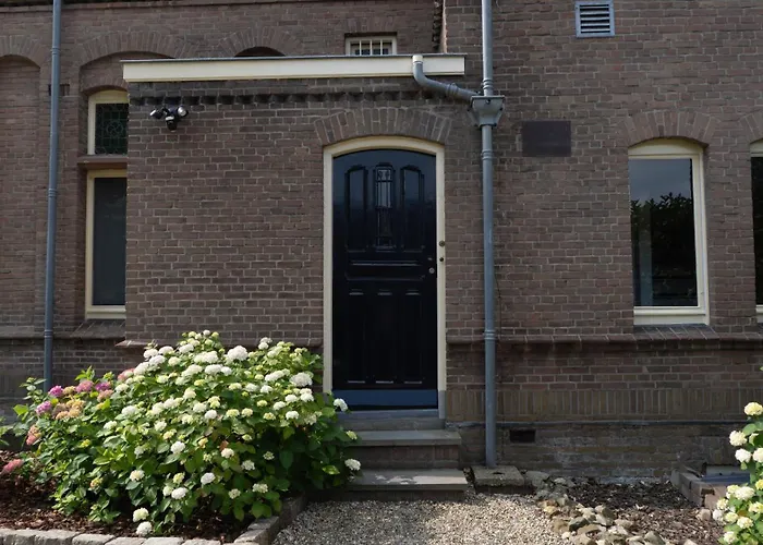 Vakantiewoning De Pastorie Boven-Leeuwen